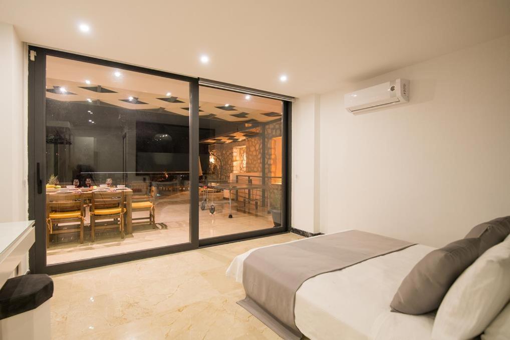 Villa Unlimited 2 Luxury 6 Bedroom Villa คาช ภายนอก รูปภาพ