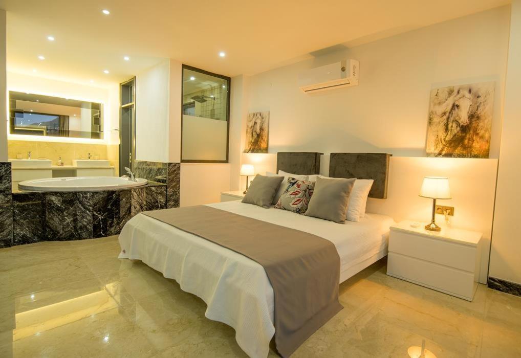 Villa Unlimited 2 Luxury 6 Bedroom Villa คาช ภายนอก รูปภาพ