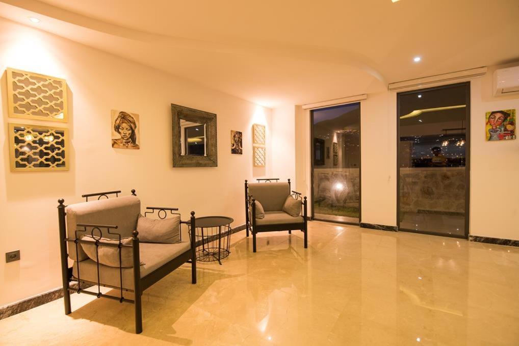 Villa Unlimited 2 Luxury 6 Bedroom Villa คาช ภายนอก รูปภาพ